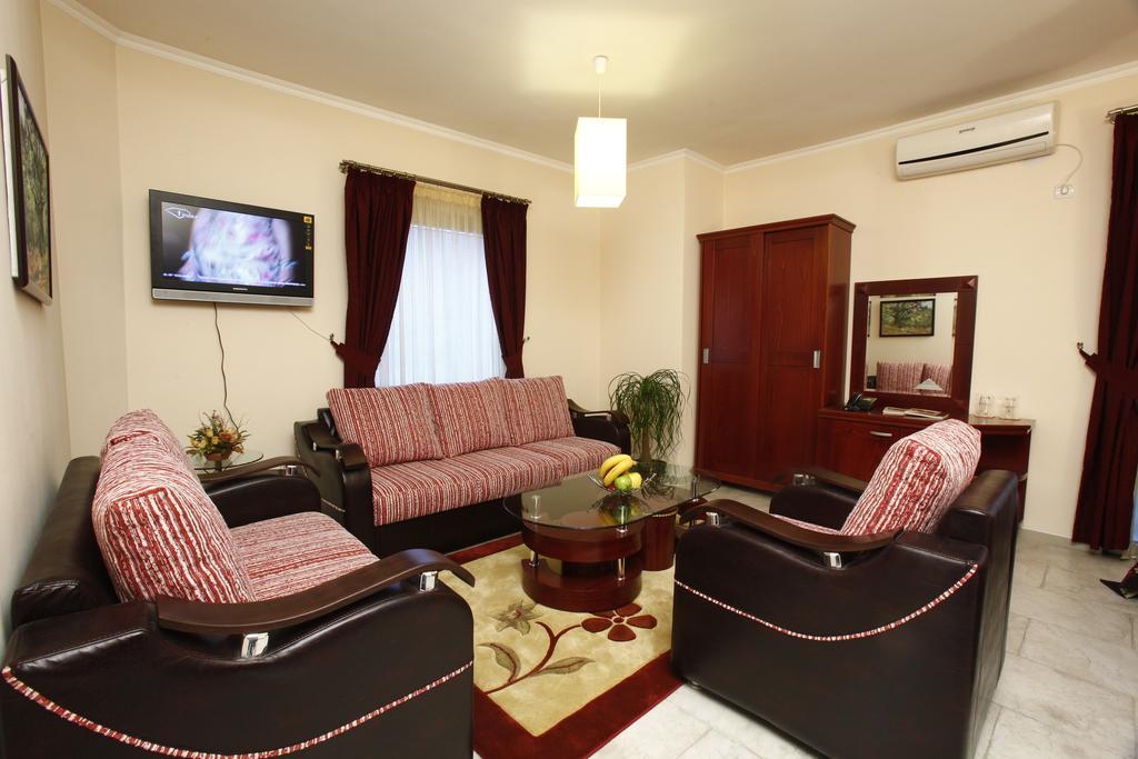 Hotel Luxor Suto Orizari 客房 照片