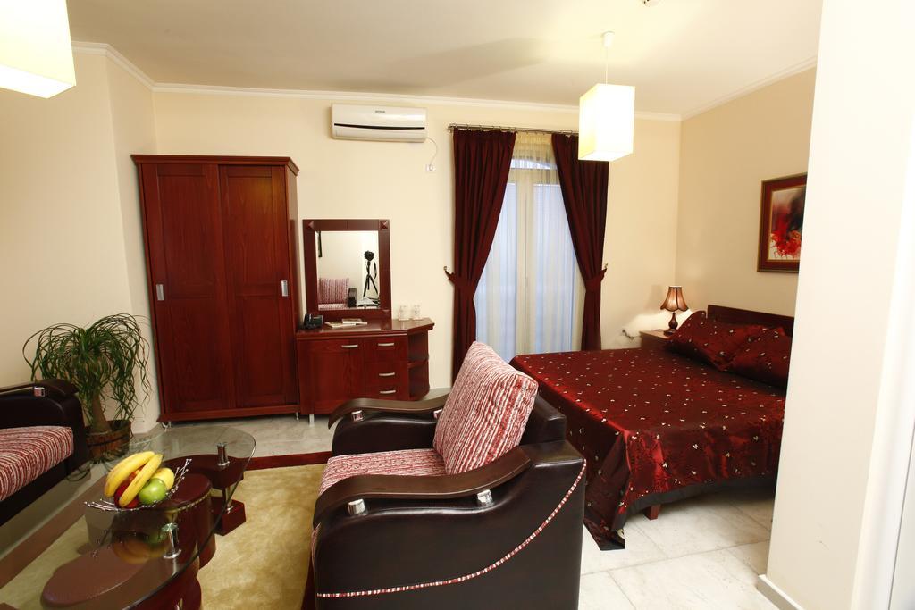Hotel Luxor Suto Orizari 外观 照片
