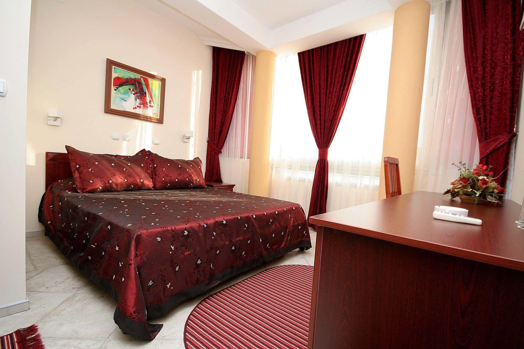 Hotel Luxor Suto Orizari 外观 照片