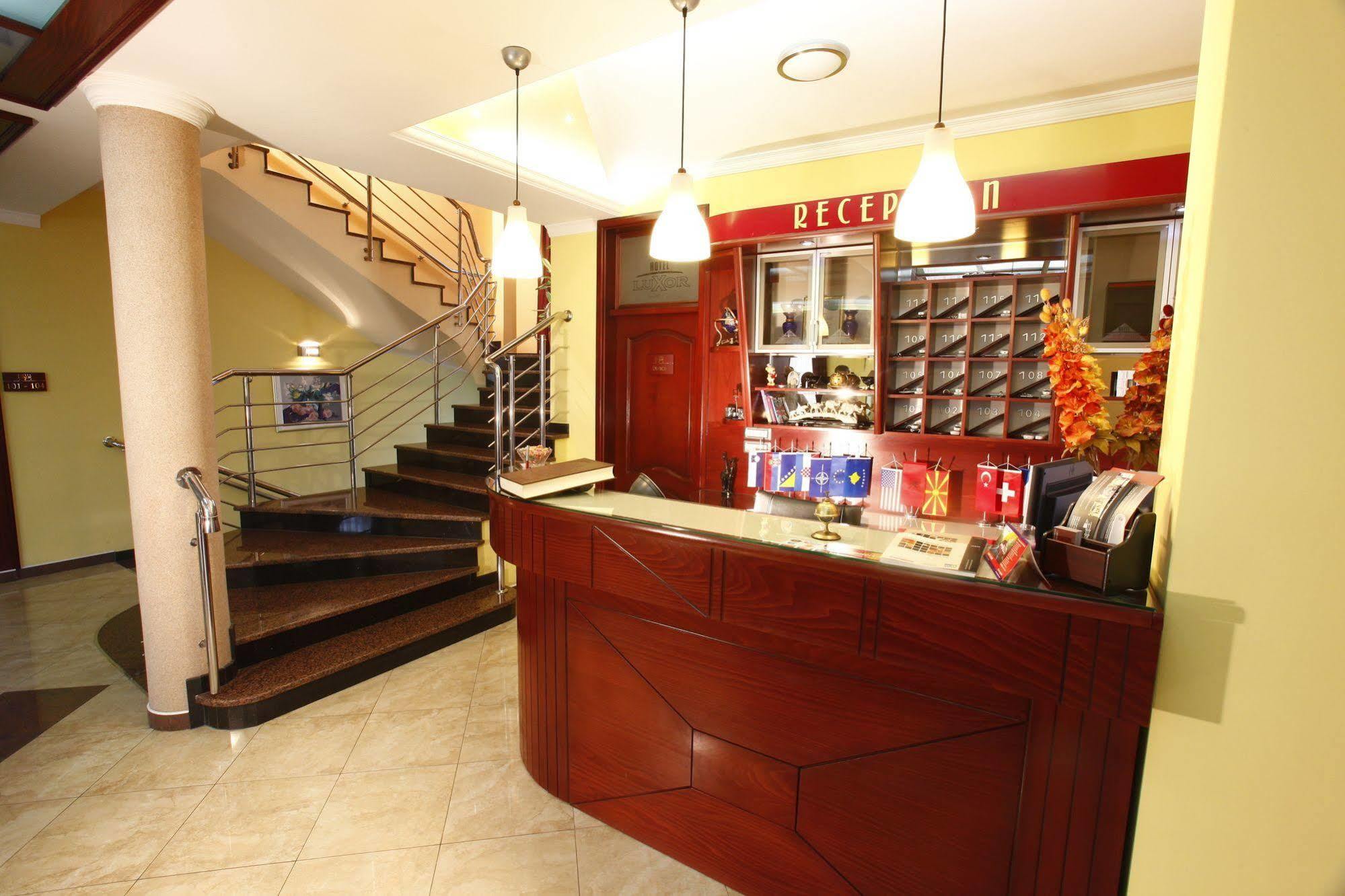 Hotel Luxor Suto Orizari 外观 照片