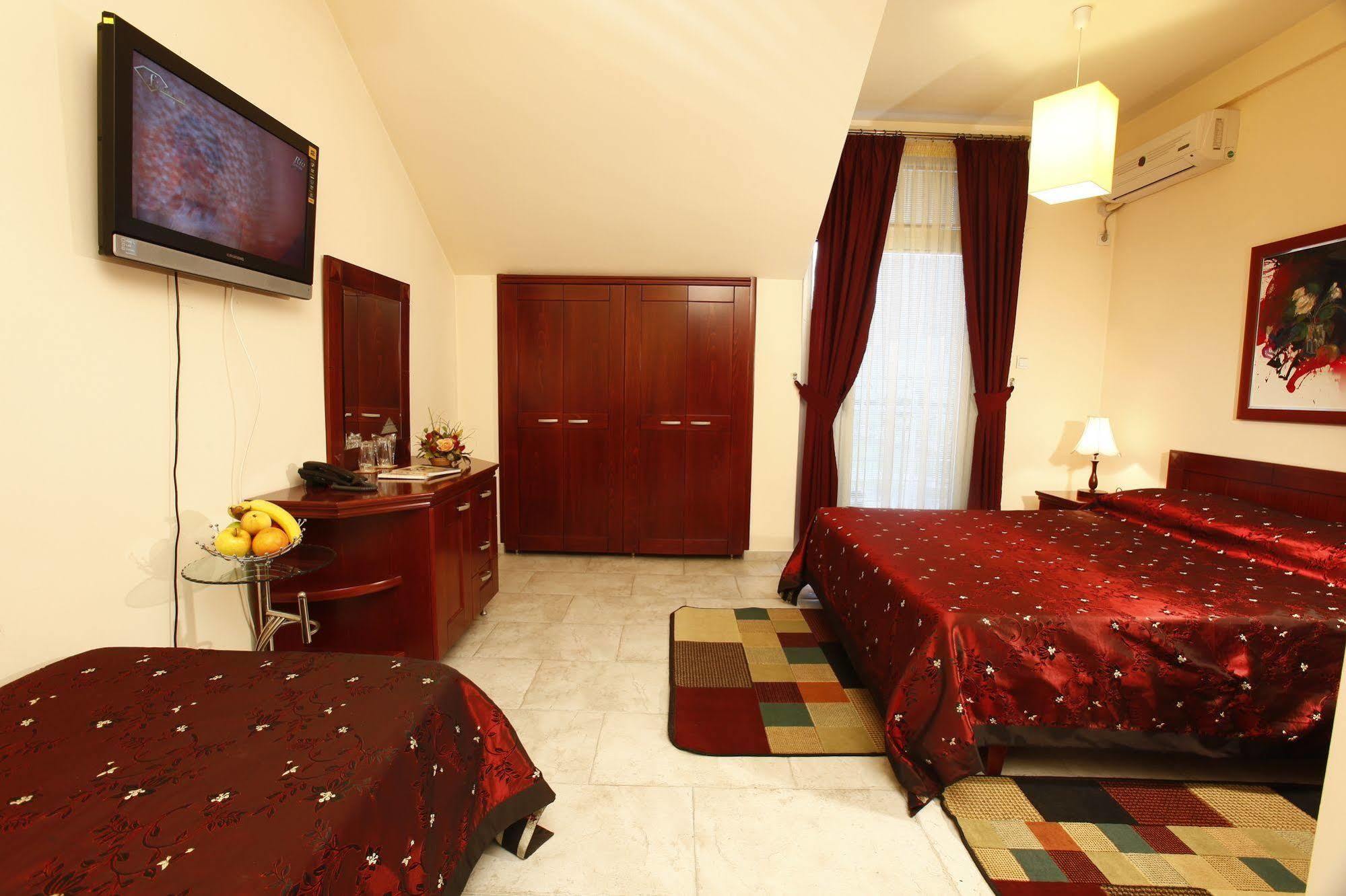 Hotel Luxor Suto Orizari 外观 照片
